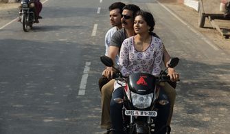 Akshay Kumar, Divyendu Sharma, and Bhumi Pednekar in Toilet: A Love Story (2017)