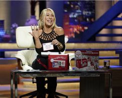 Lori Greiner Shark Tank S13 Santas Enchanted Mailbox