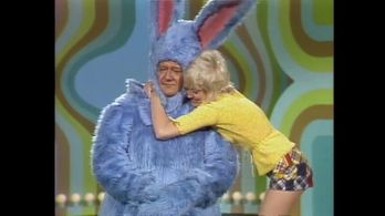 John Wayne and Sarah Kennedy in Rowan & Martin's Laugh-In (1967)