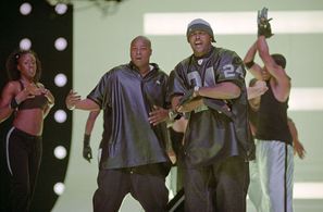 Jadakiss and Sheek Louch in Honey (2003)