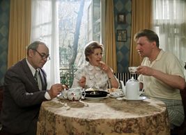 Viktor Bortsov, Anatoliy Ravikovich, and Inna Ulyanova in Pokrov Gates (1983)