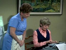Florence Henderson and Ann B. Davis in The Brady Bunch (1969)