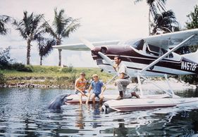 Luke Halpin, Brian Kelly, Tommy Norden, and Flipper in Flipper (1964)