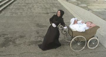 Anna Mazzamauro and Paolo Villaggio in Fantozzi 2 (1976)