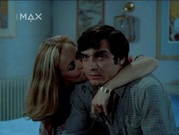 Oldrich Kaiser and Jana Svandová in Já nejsem já (1986)