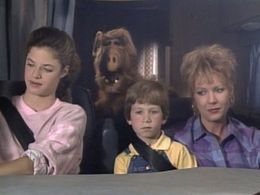 Andrea Elson, Paul Fusco, Benji Gregory, and Anne Schedeen in ALF (1986)