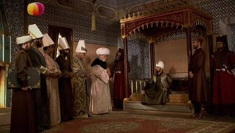 Arif Erkin Güzelbeyoglu and Halit Ergenç in The Magnificent Century (2011)