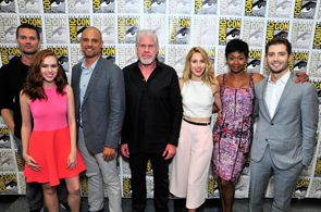 Ron Perlman, Garret Dillahunt, Julian Morris, Ben Watkins, Emayatzy Corinealdi, Alona Tal, and Elizabeth McLaughlin at a