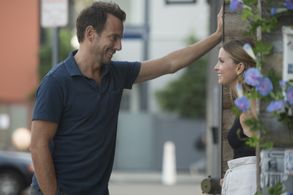 Will Arnett and Ruth Kearney in Flaked (2016)