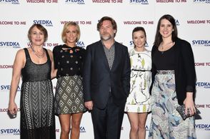 Linda Cardellini, Shira Piven, Kristen Wiig, Eliot Laurence, and Margot Hand at an event for Welcome to Me (2014)