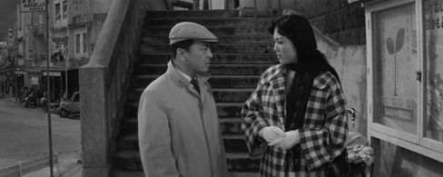 Michitarô Mizushima and Mari Shiraki in Take Aim at the Police Van (1960)