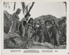 Mickey Rooney, Theona Bryant, Phillipa Fallon, Donna Lynn, Ziva Rodann, Nancy Root, Sharon Wiley, June Wilkinson, and Mi