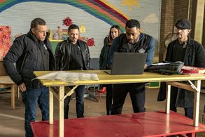 Elias Koteas, Jason Beghe, Nick Wechsler, Marina Squerciati, and LaRoyce Hawkins in Chicago P.D. (2014)