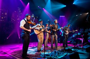 Gabe Witcher, Chris Thile, Punch Brothers, Chris Eldridge, Paul Kowert, and Noam Pikelny in Austin City Limits (1975)