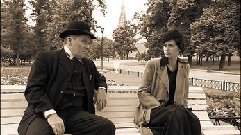 Aleksandr Filippenko and Anna Kovalchuk in Master i Margarita (2005)