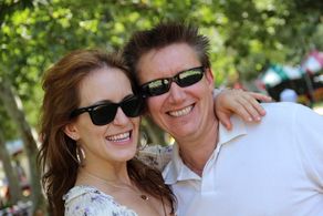 Foodies and inspirational speaking duo, Spike Spencer and his wife, Kimberly Spencer at the Picnic Des Chefs in Malibu, 