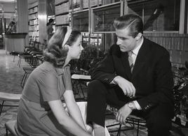 Lorella De Luca and Carlo Giuffrè in Belle ma povere (1957)