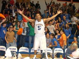 Derrex Brady_On Set_In Plain Sight_USA Network