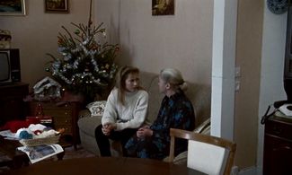 Christiane Desbois and Charlotte Véry in A Tale of Winter (1992)