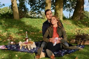 Film still of Marc Schöttner and Maria Fuchs in „Rote Rosen“