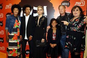 Hana Laslo, Gadi Yagil, Yossi Vasa, Meskie Shibru, and Meyrav Feldman at an event for Nevsu (2017)