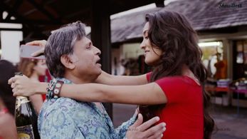 Annu Kapoor and Lisa Haydon in The Shaukeens (2014)