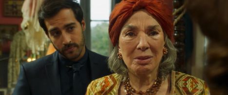 Graciela Borges and Nicolás Francella in The Weasel's Tale (2019)