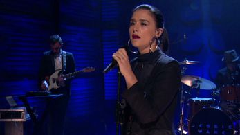 Jessie Ware in Conan (2010)