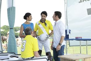 Gary Cole, Mark Feuerstein, Khotan Fernandez, and Reshma Shetty in Royal Pains (2009)