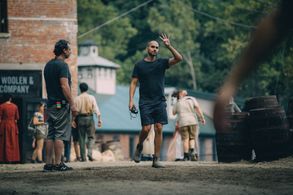 Jody Lee Lipes on the set of I Know This Much Is True