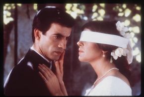 Imanol Arias and Susú Pecoraro in Camila (1984)