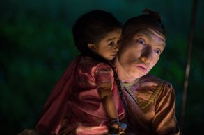 Naomi Grossman and Jyoti Amge in American Horror Story (2011)