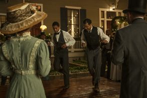 Steven G. Norfleet and Jacob Anderson in Interview with the Vampire (2022)