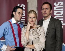 Noel Fielding, Sarah Hadland, and Dan Clark in How Not to Live Your Life (2007)