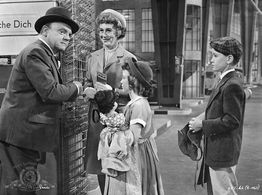 James Cagney, Christine Allen, John Allen, and Arlene Francis in One, Two, Three (1961)