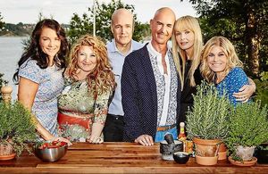 Izabella Scorupco, Micael Bindefeld, Sofia Wistam, Sarah Dawn Finer, Pernilla Wahlgren, and Fredrik Reinfeldt in Fest ho