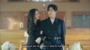 Lee Joo-yeon and Hoya in Devilish Joy (2018)