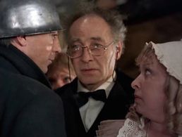 Anna Frolovtseva, Vyacheslav Tikhonov, and Oleg Yankovskiy in Ubit drakona (1988)