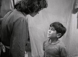 Vittorio Manunta and Luisa Rossi in Stranger on the Prowl (1952)