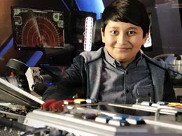 Kamran Lucas as Harris in Disney's MECH-X4