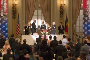 Ryan Phillippe, Tommie Earl Jenkins, and Terrell Carter in Shooter (2016)