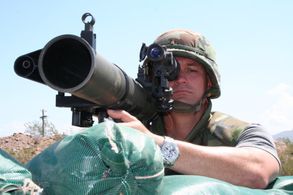 Richard Machowicz in FutureWeapons (2006)