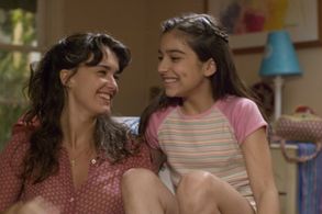 Paz Vega and Shelbie Bruce in Spanglish (2004)