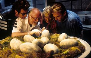 Jeff Goldblum, Richard Attenborough, Laura Dern, and Sam Neill in Jurassic Park (1993)