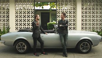 Jakob Dylan and Ringo Starr in Echo in the Canyon (2018)