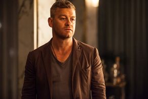 Nic Bishop in Dominion (2014)