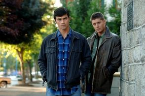 Jensen Ackles and Matt Cohen in Supernatural (2005)