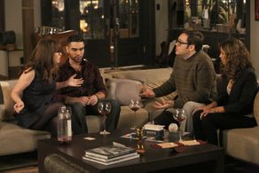 Zooey Deschanel, Nelson Franklin, Brytni Sarpy, and George Lako in New Girl (2011)