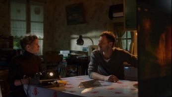 Alex Skarbek and Hélène Stadnicki in Le bal des secrets (2013)