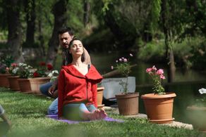 Emre Altug and Nilay Erdönmez in Mezarci (2017)